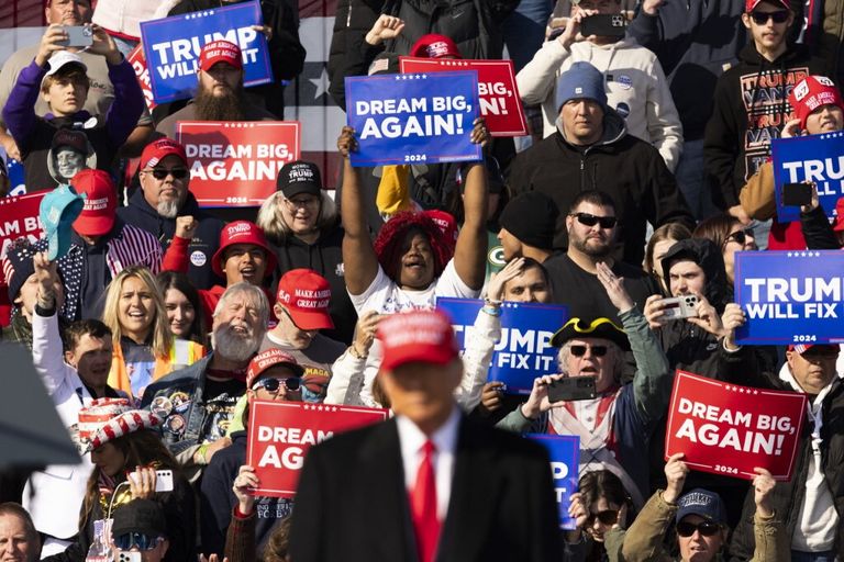 campagna elettorale immagini donald trump