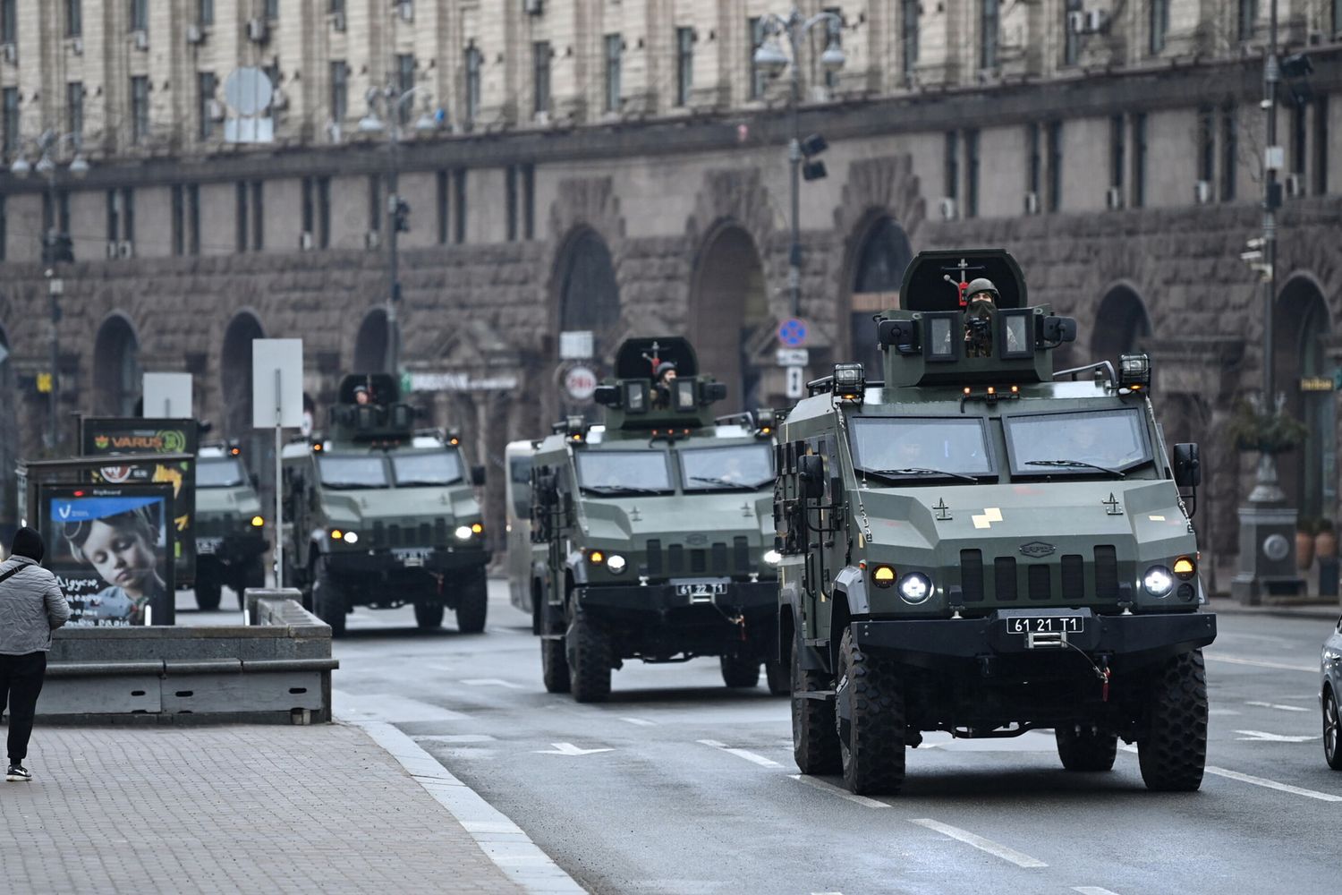 Mezzi dell'esercito ucraino nel centro di Kiev
