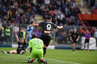 calcio genoa-como pareggio vogliacco salva i liguri