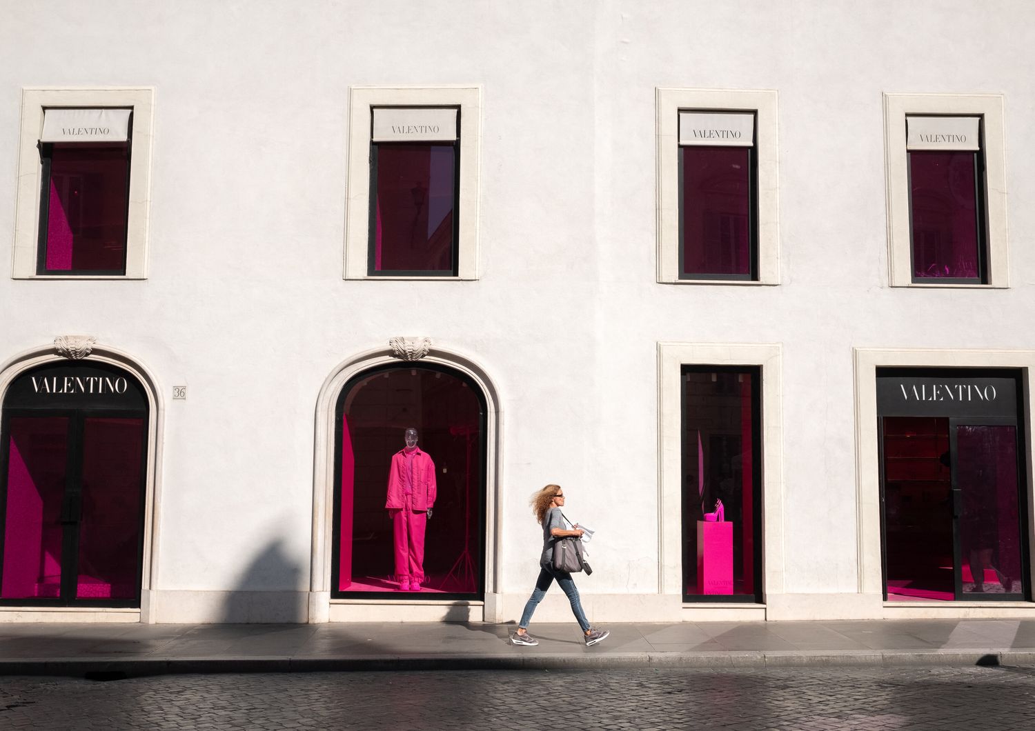 Maxi furto a Valentino in centro a Roma