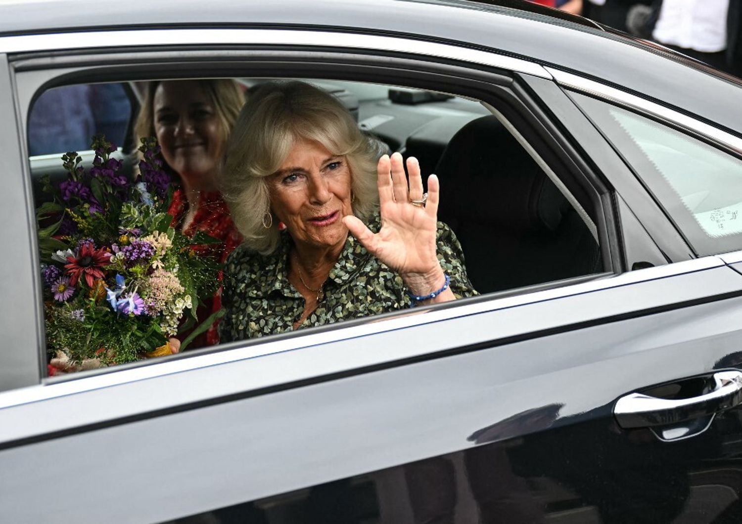 gran bretagna regina camilla salta appuntamenti kate torna in pubblico