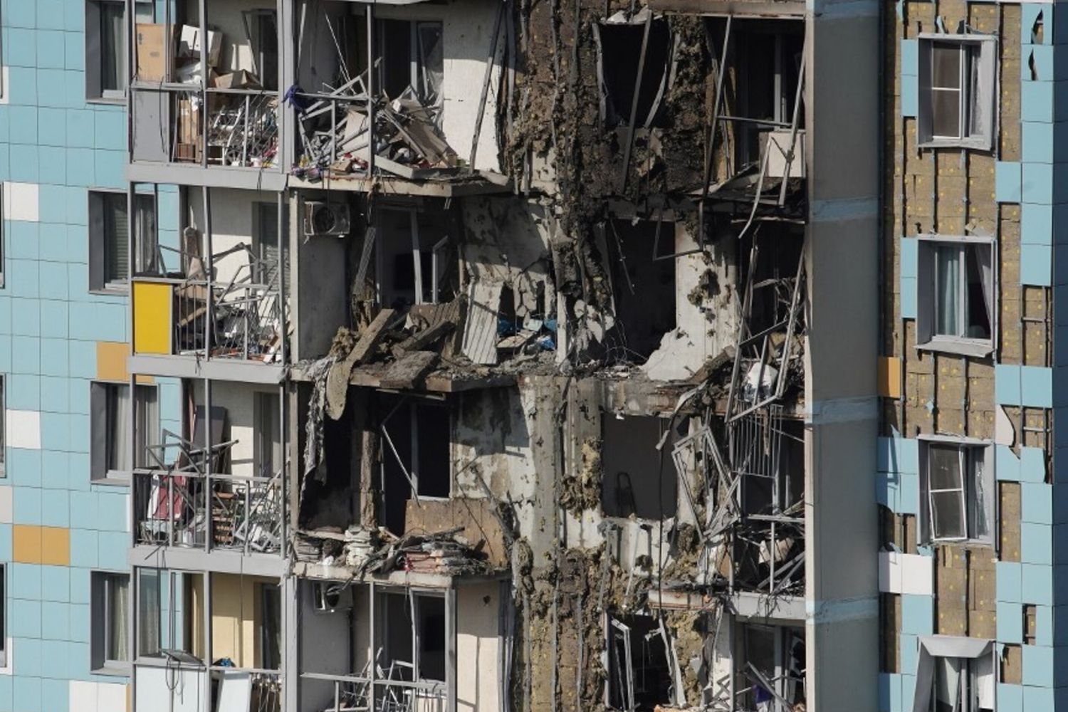 Danni ad un edificio a Ramenskoye colpito da un attacco con droni a settembre