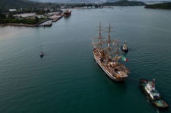 boom di visite per l&#39;amerigo vespucci che incanta la thailandia