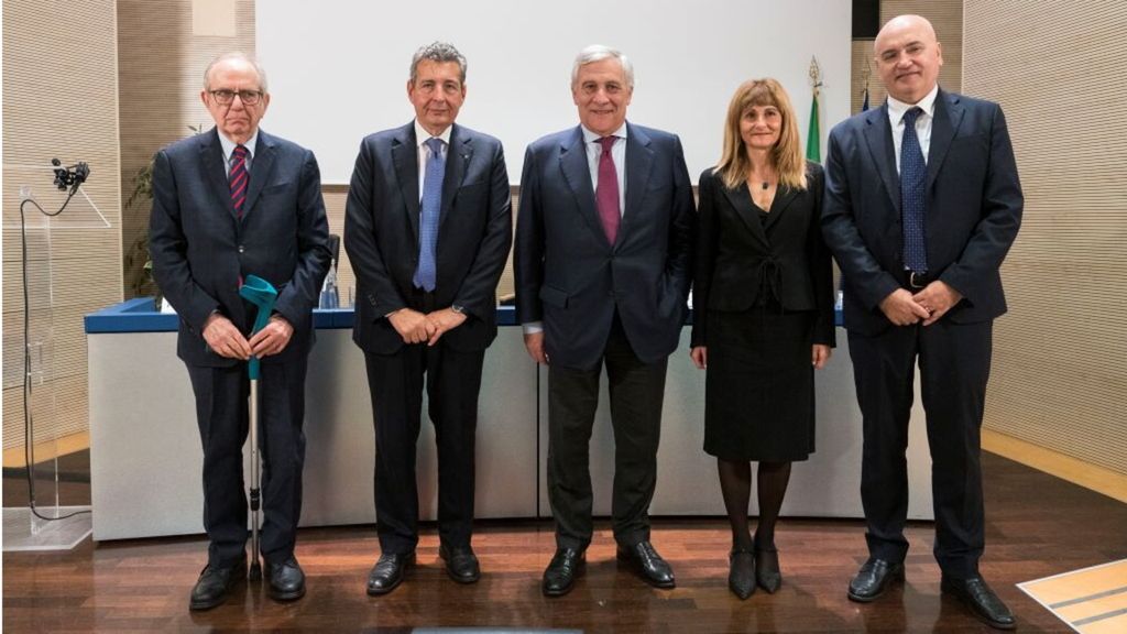 Le ministre Tajani avec Pier Carlo Padoan, Mariano Bruno, Valeria Brambilla e Roberto Tottoli