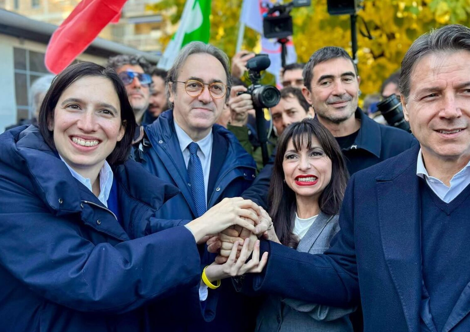 La foto di gruppo del centrosinistra in Umbria