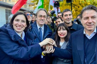 La foto di gruppo del centrosinistra in Umbria