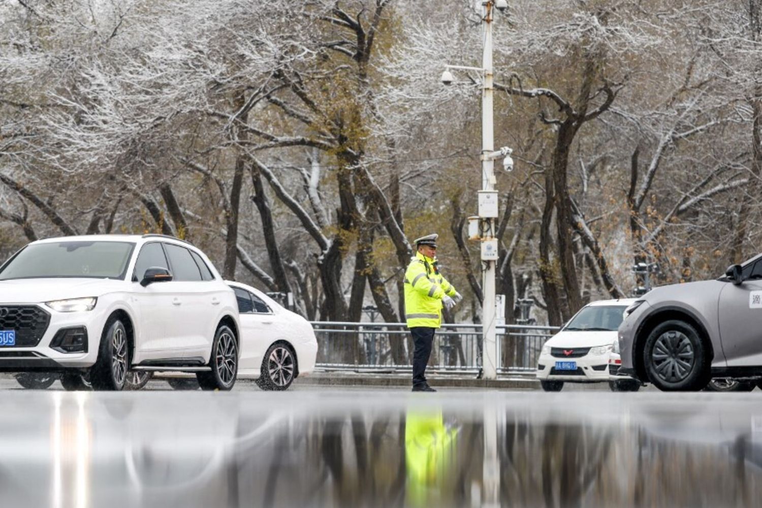 Non passa gli esami e fa una strage a scuola: 8 morti e 17 feriti in Cina