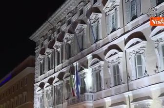 Facciata Palazzo Madama illuminata di bianco intenso per la campagna di sensibilizzazione sul cancro