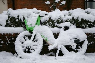 Neve a Londra, disagi e freddo polare