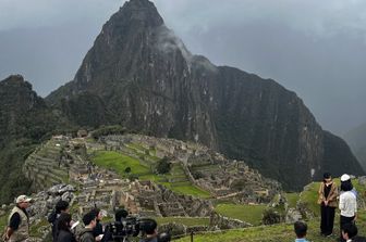 peru spargono ceneri umane a machu picchu con video su tiktok