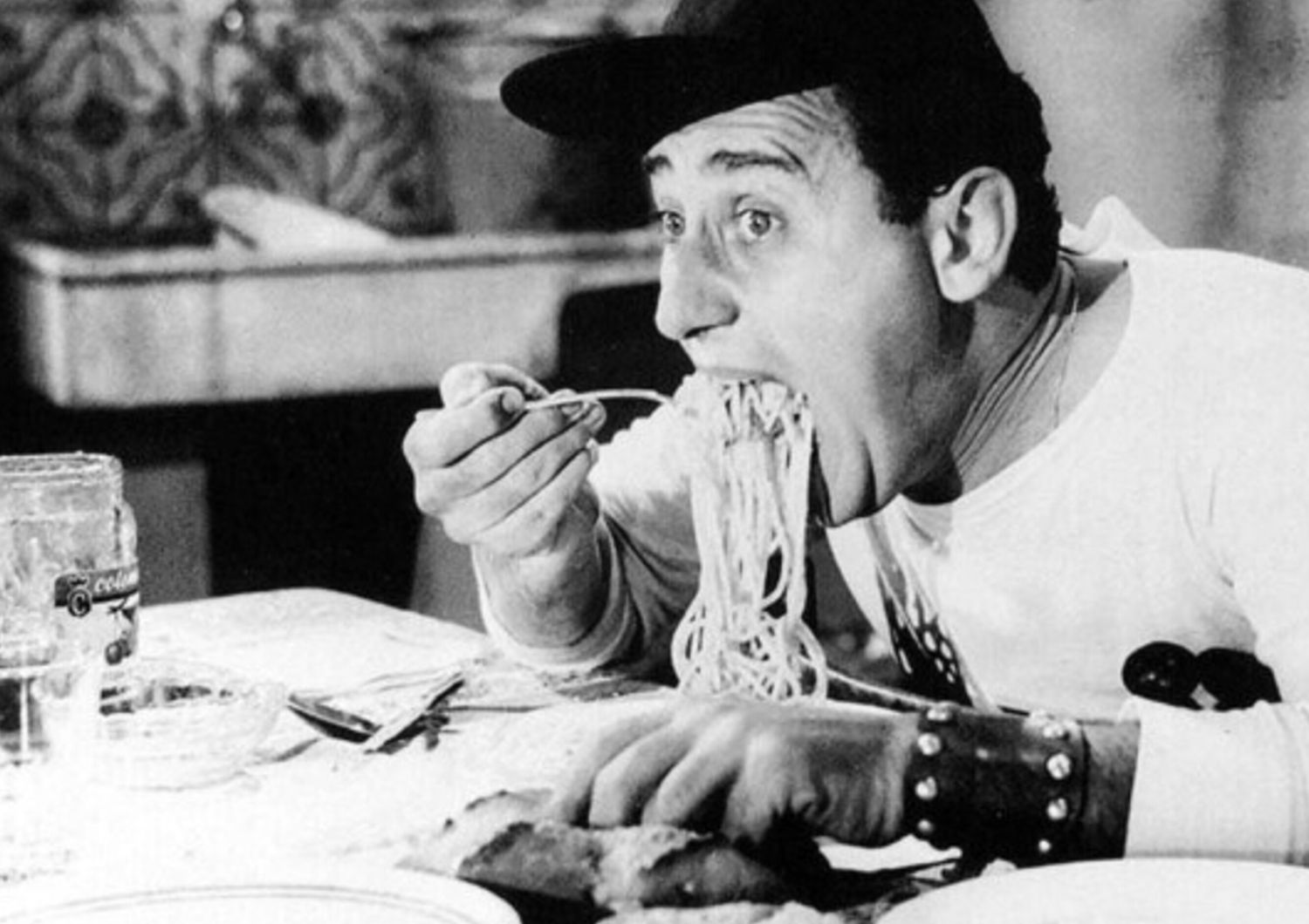 L'acteur italien Alberto Sordi dans une image iconique