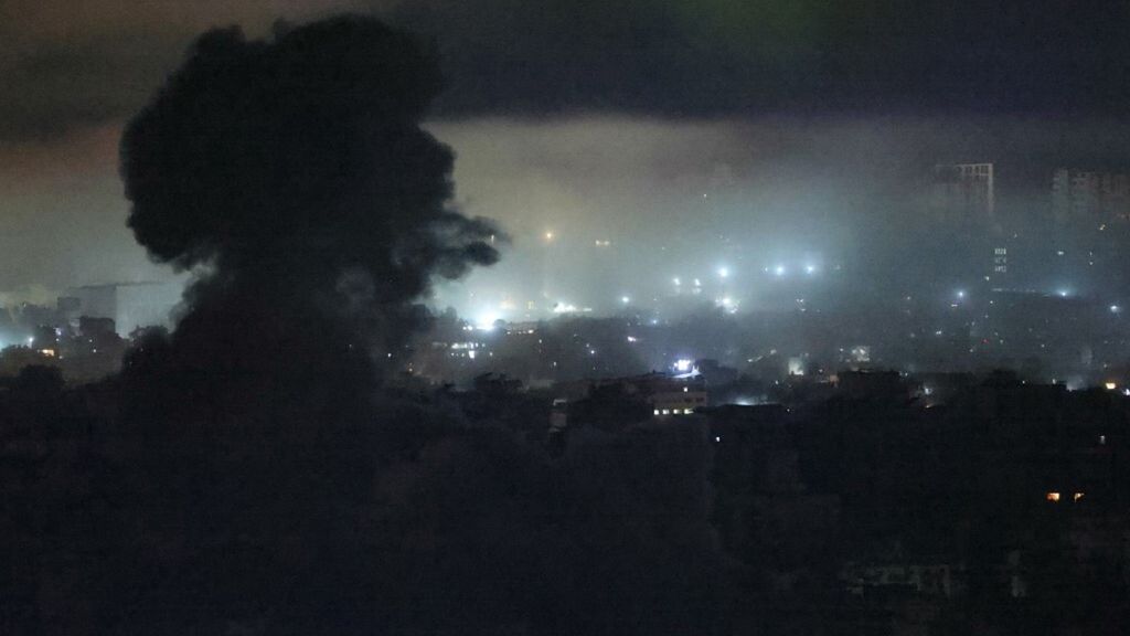 Raid nella notte su Beirut. Distrutto un edificio residenziale, almeno 4 morti e 33 feriti
