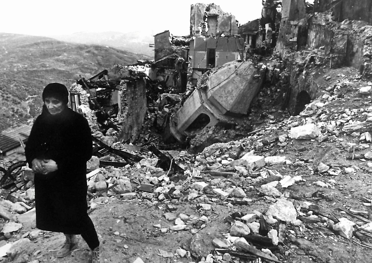 Il terremoto che 44 anni fa sconvolse l'Irpinia. In un video il ricordo dei Vigili del Fuoco