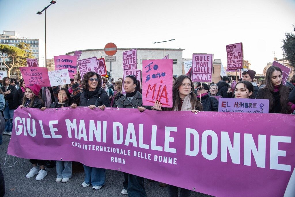 È la giornata mondiale contro la violenza sulle donne. Onu: "Una vittima ogni 10 minuti"