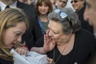 Giorgia Meloni e la madre Anna Paratore in una foto del 2016