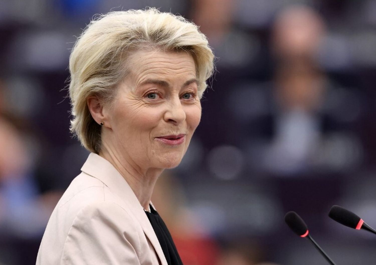 Ue: via libera del Parlamenro europeo alla nuova Commissione di Usrula von der Leyen