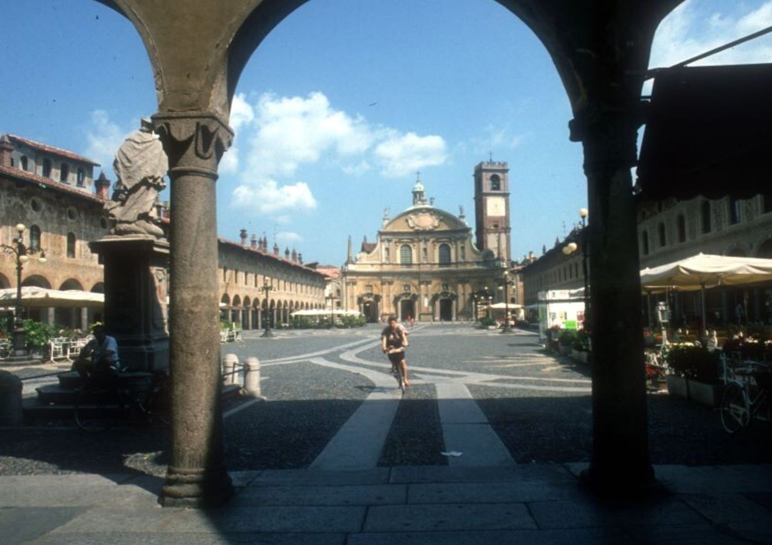 Piazza di Vigevano