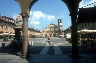 Piazza di Vigevano