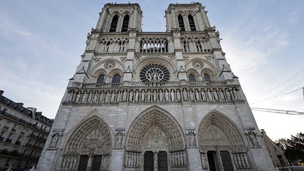 Notre Dame torna al suo splendore. L'inaugurazione in pompa magna