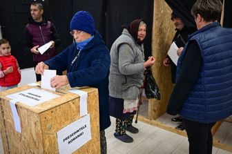 romania di nuovo al voto in attesa ballottaggio presidenziali