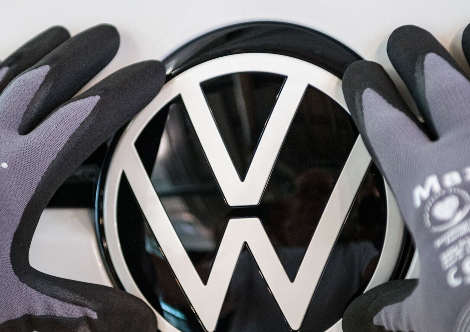 Volkswagen, da lunedì dipendenti in sciopero. I sindacati, "sarà una battaglia durissima"