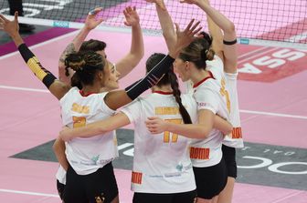 smi roma volley ritrova la vittoria a perugia