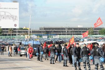 stellantis presidio operai a pomigliano d arco