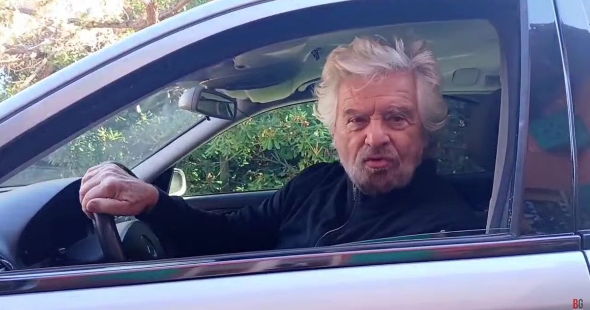 Grillo alla guida di un carro funebre sfida Conte e prepara il nuovo M5s