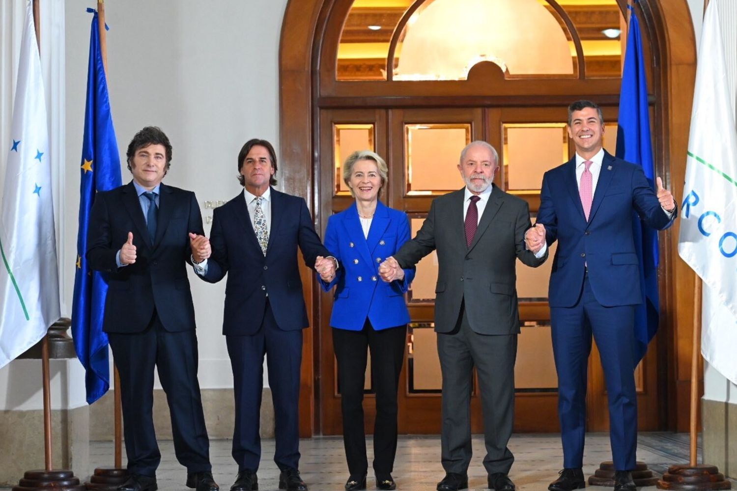 I leader dei paesi Mercosur festeggiano l'approvazione del negoziato