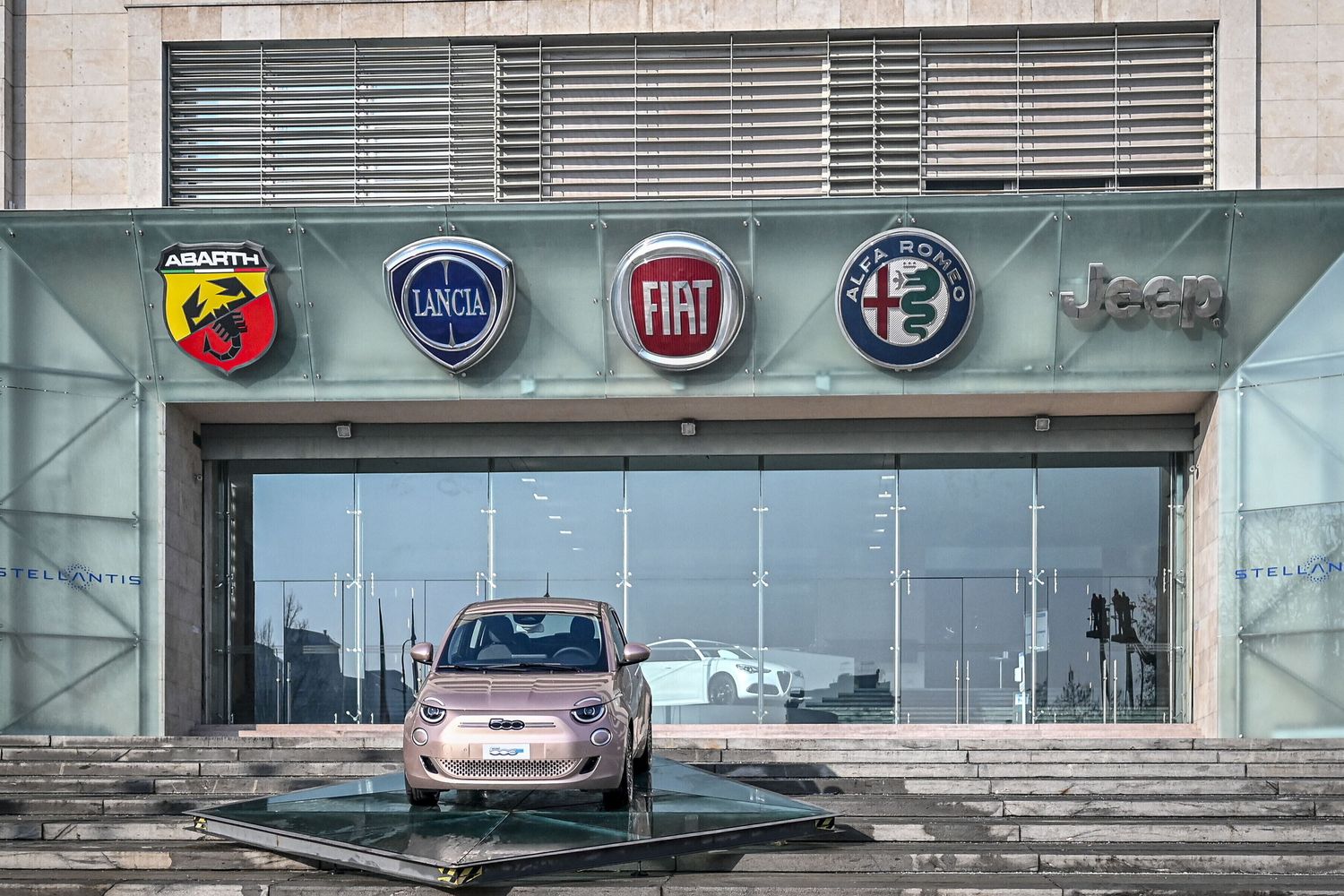 Le mosse del governo per salvare l'industria dell'auto