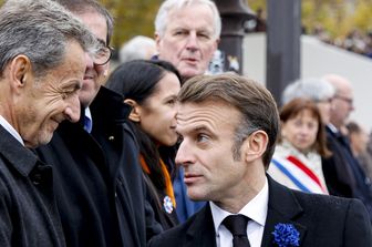 Macron vede Sarkozy, idea Lecornu premier