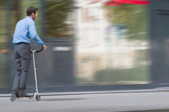 Usa, è 'boom' di incidenti con bici e monopattini elettrici