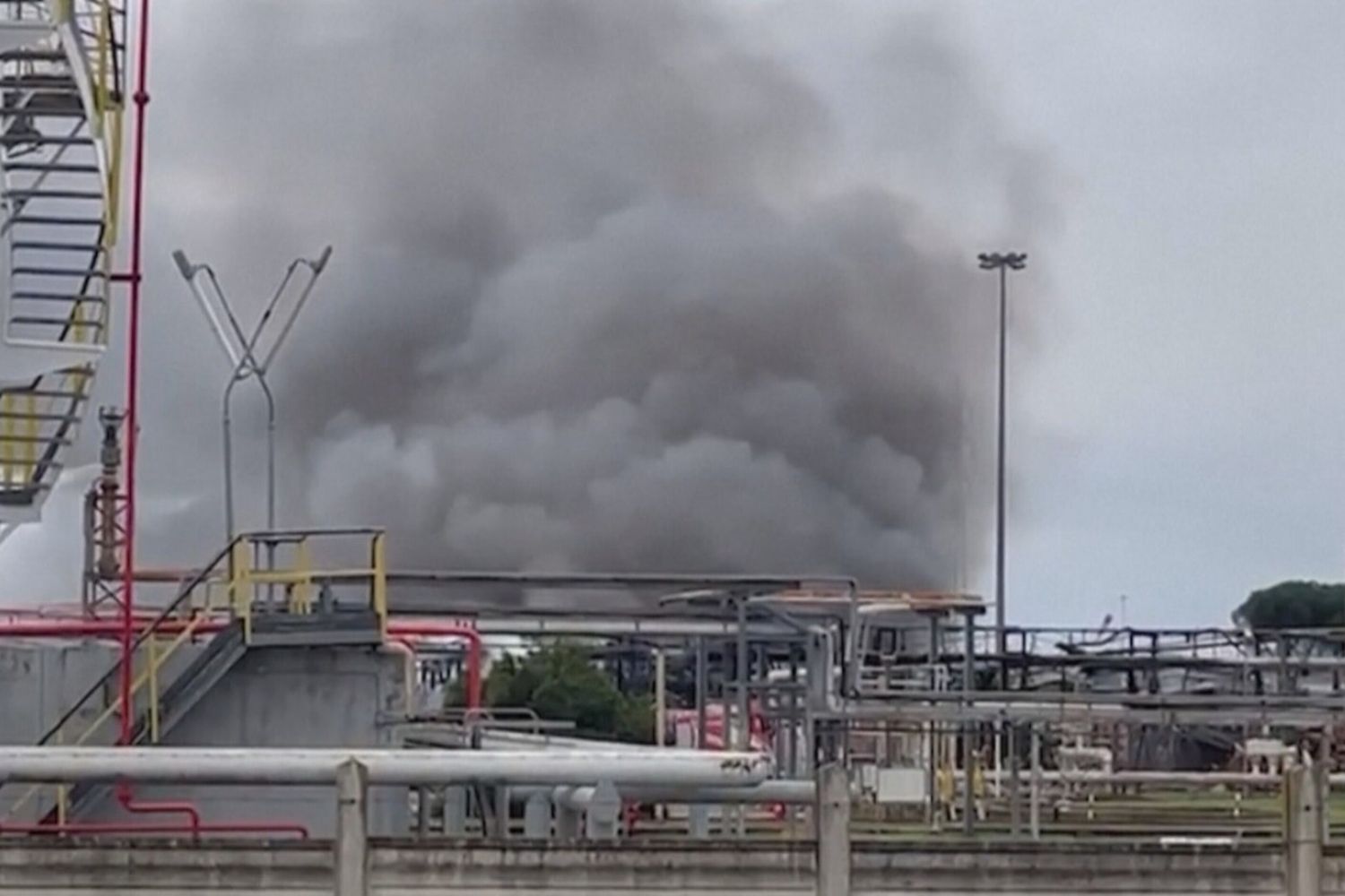 Incidente nel deposito Eni di Calenzano