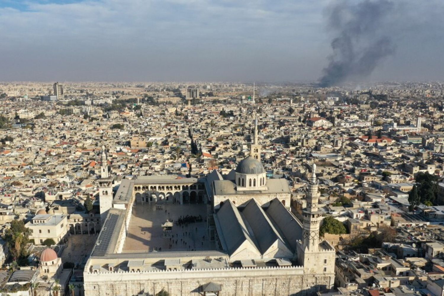 I ribelli sono a Damasco. Mosca, "al-Assad ha lasciato la Siria". Macron, "il barbaro regime è caduto"