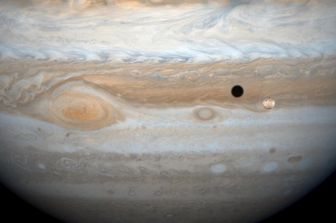 Io, una delle lune di Giove, studio