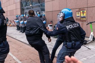 Sciopero generale. Disordini a Torino