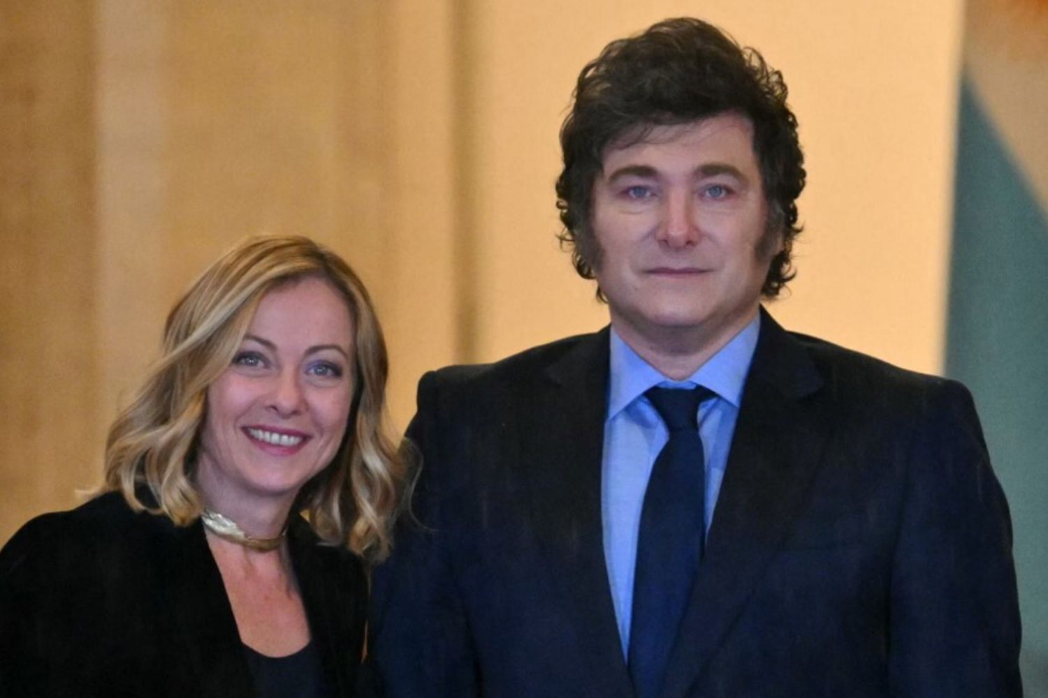 Milei, "io, Meloni e Trump cambieremo la visione del mondo". Le tasse? "Sono un furto"