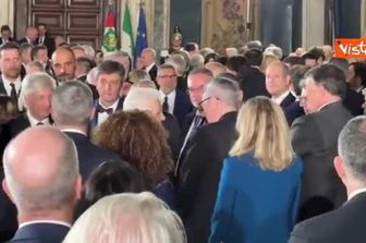 Mattarella va via dopo gli Auguri di Natale al Quirinale