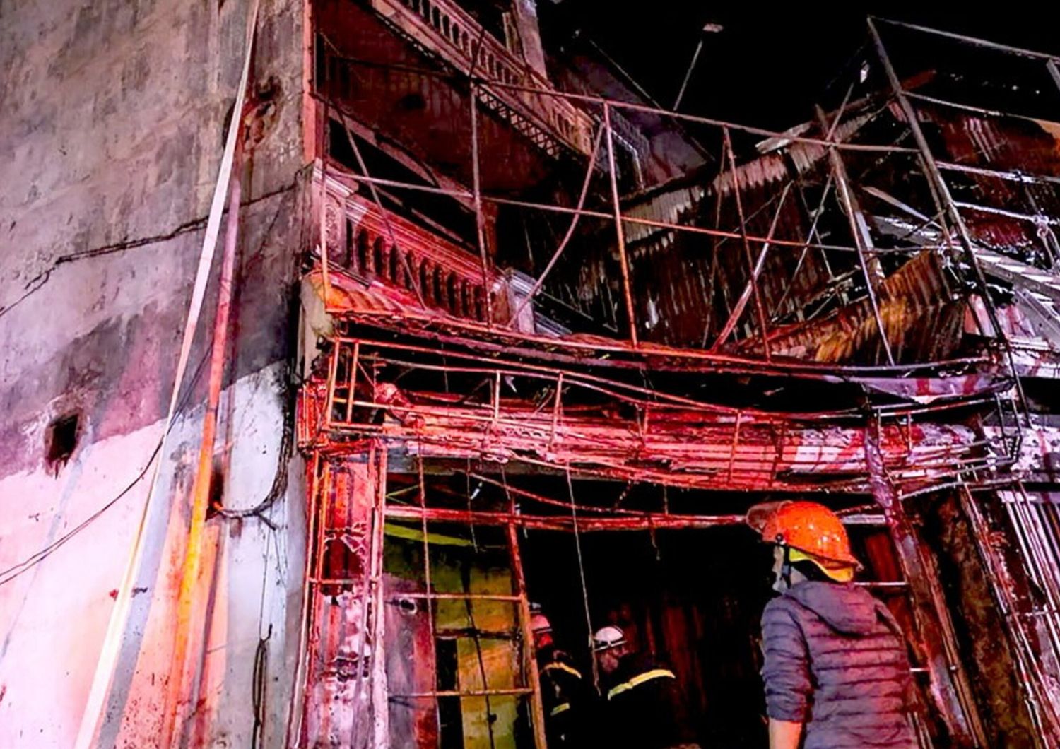 Incendio in un bar-karaoke ad Hanoi