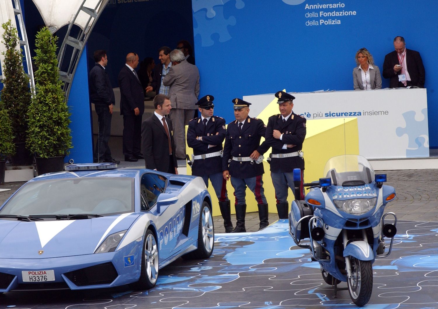 polizia 20 anni di partnership con automobili lamborghini