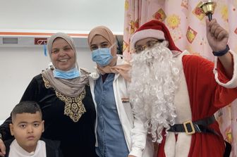 babbo natale italia betlemme ospedale oncologia