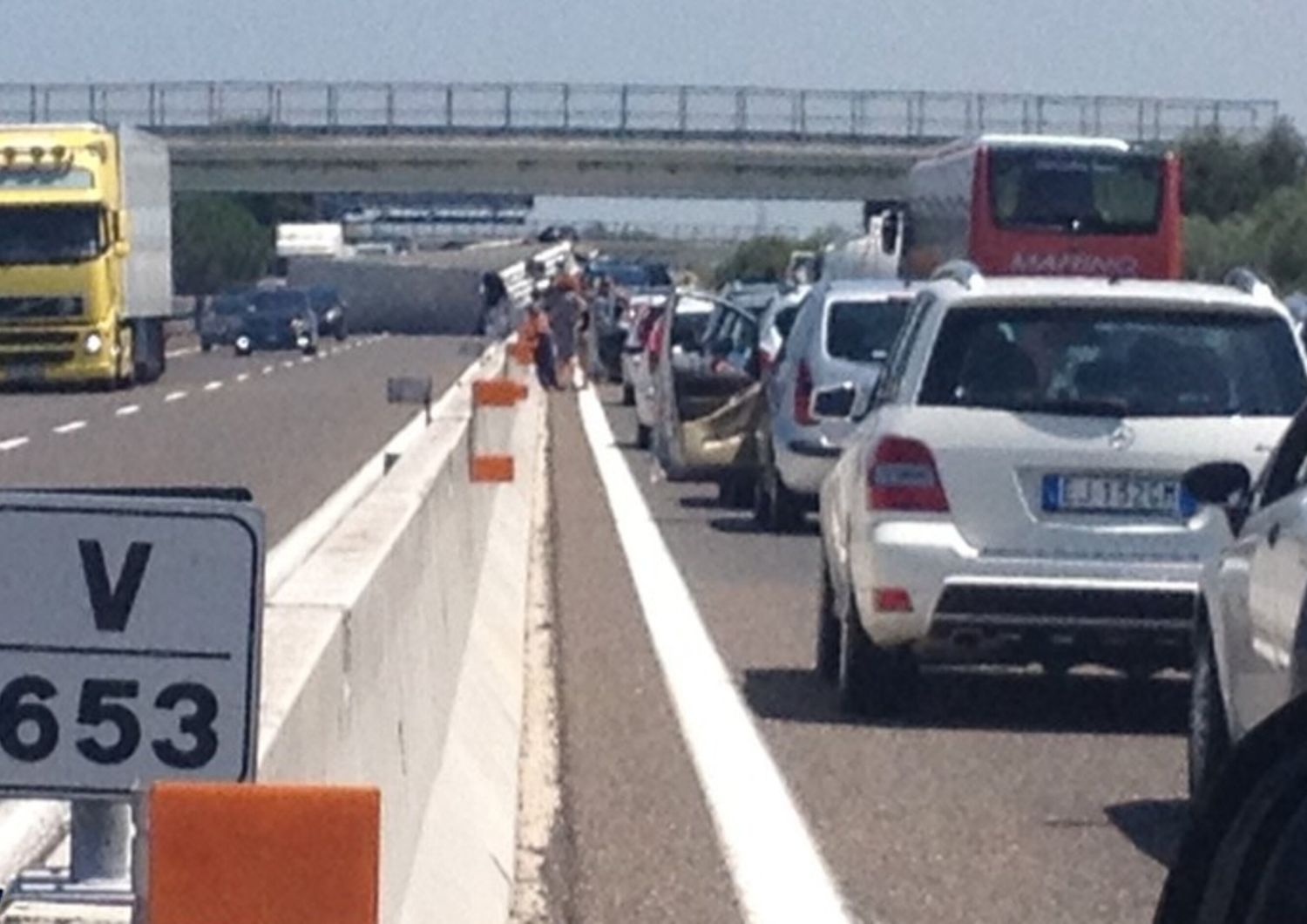 incidente stradale Bari A14 tir ribaltato code autostrada - youreporter