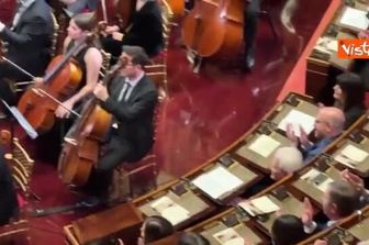 La Russa consegna a Muti la Campanella del Senato a termine del Concerto di Natale in Aula