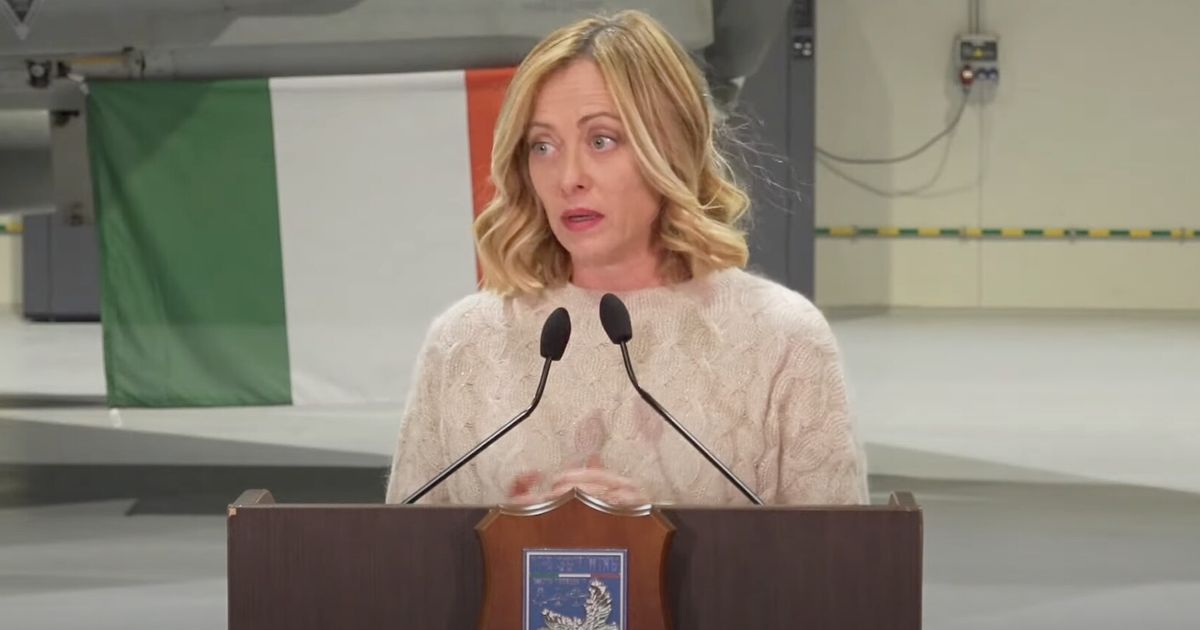 Meloni alla base Nato in Lituania: "Auguri ai militari, Italia riconoscente" [VIDEO]