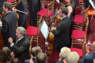 Standing ovation e fiori per Muti al termine del concerto di Natale