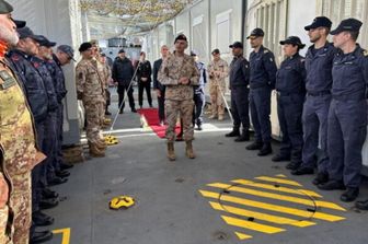 Le  Chef d'Etat Majeur italien Luciano Portolano à son arrivée à Tripoli (Libye)