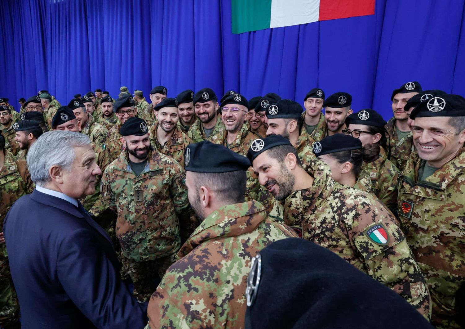 Tajani visita le truppe in Kosovo