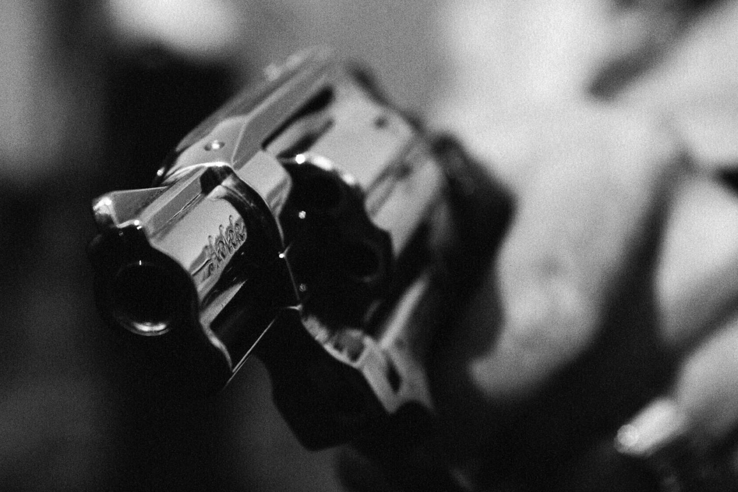 Ucciso mentre esce dal garage nel Mantovano