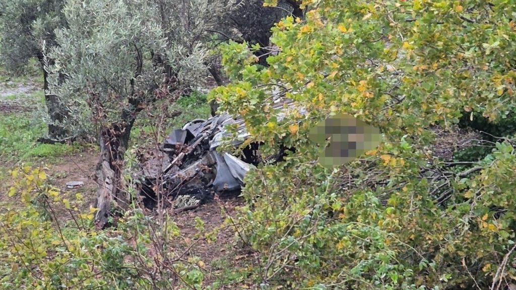 Auto prende fuoco dopo un incidente, muoiono 2 ragazze a Catanzaro