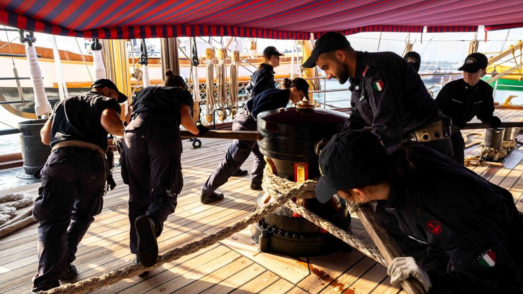 La nave Amerigo Vespucci è ad Abu Dhabi